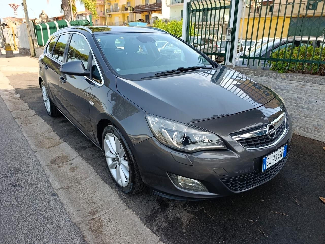 Opel Astra 1.7 CDTI Sports Tourer Cosmo 2011