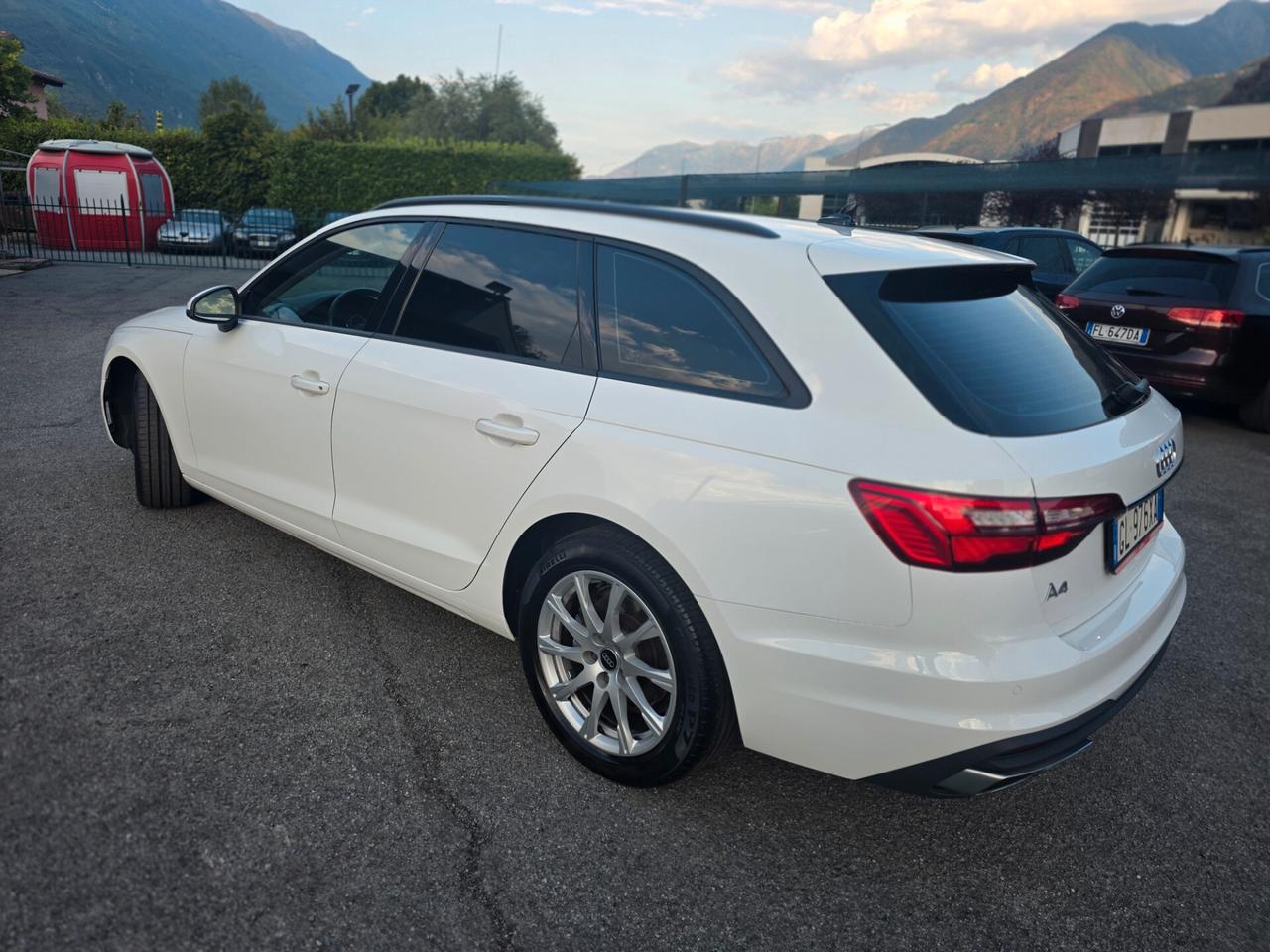 Audi A4 Avant 30 TDI/136 CV S tronic Business