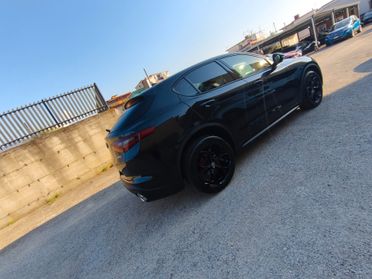 Alfa Romeo Stelvio 2.2 Turbodiesel 210 CV AT8 Q4 Super Total black