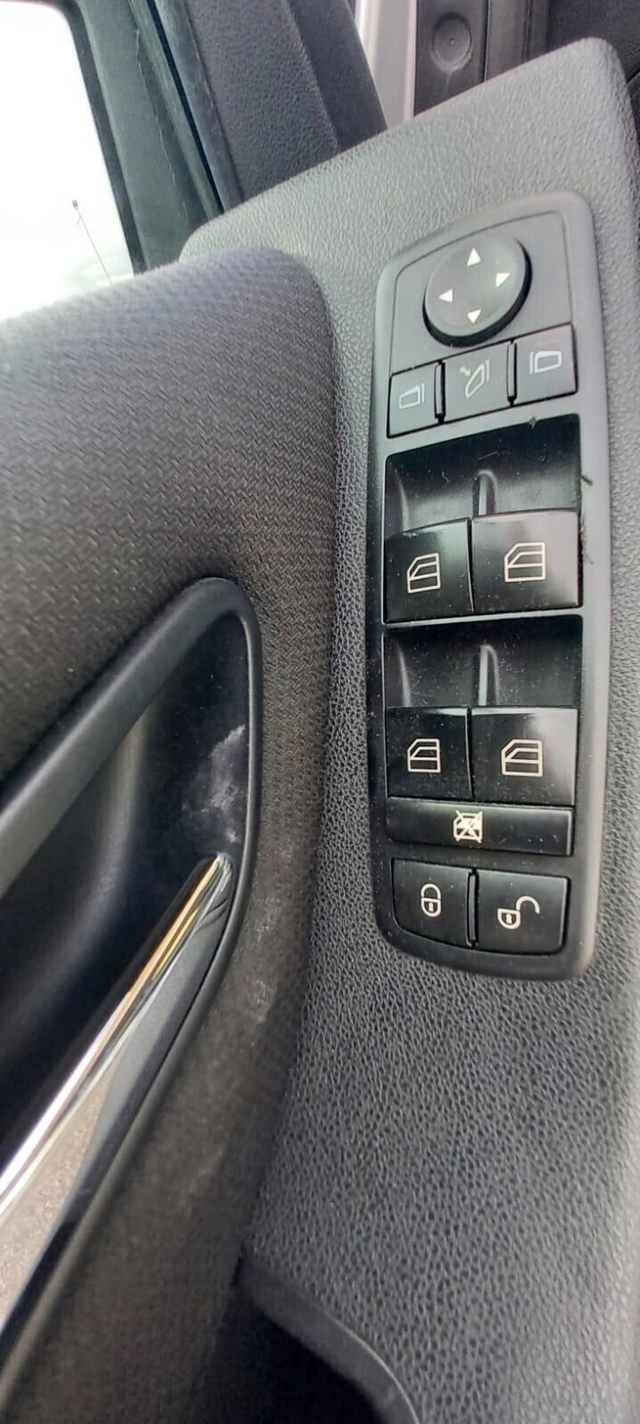 Mercedes-Benz Classe A 150 All. Elegance Benzina cc. 1.5 CV. 95 Cambio Manuale 5 Porte 5 Posti Utilizzabile anche per i Neopatentati.