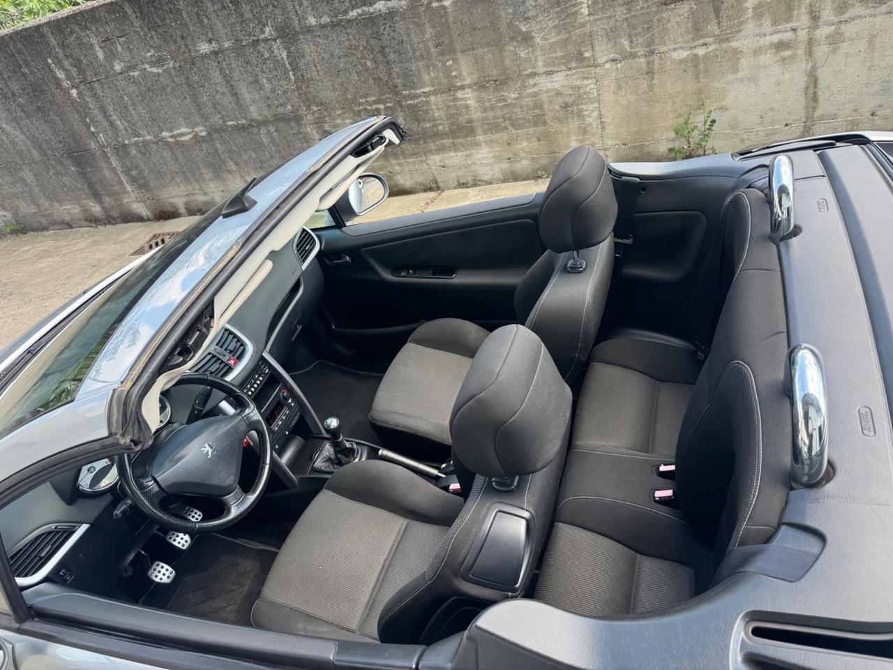 Peugeot 207 1.6 HDi 110CV CC Féline