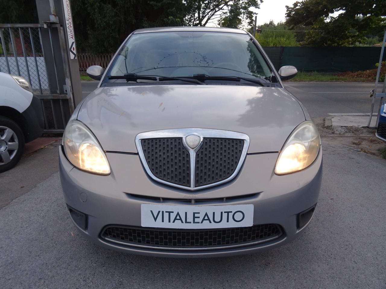 Lancia Ypsilon 1.3 MJT 75 CV Argento