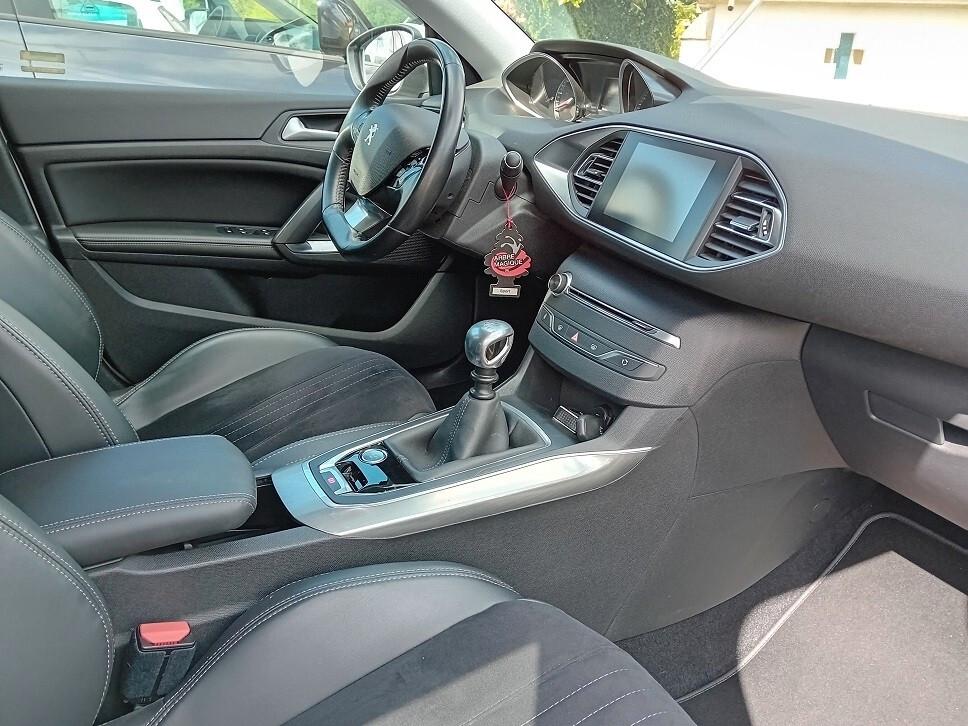 Peugeot 308 BlueHDi 150 S&S SW Allure