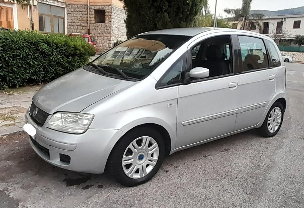 Fiat Idea 1.4 16V BlackMotion