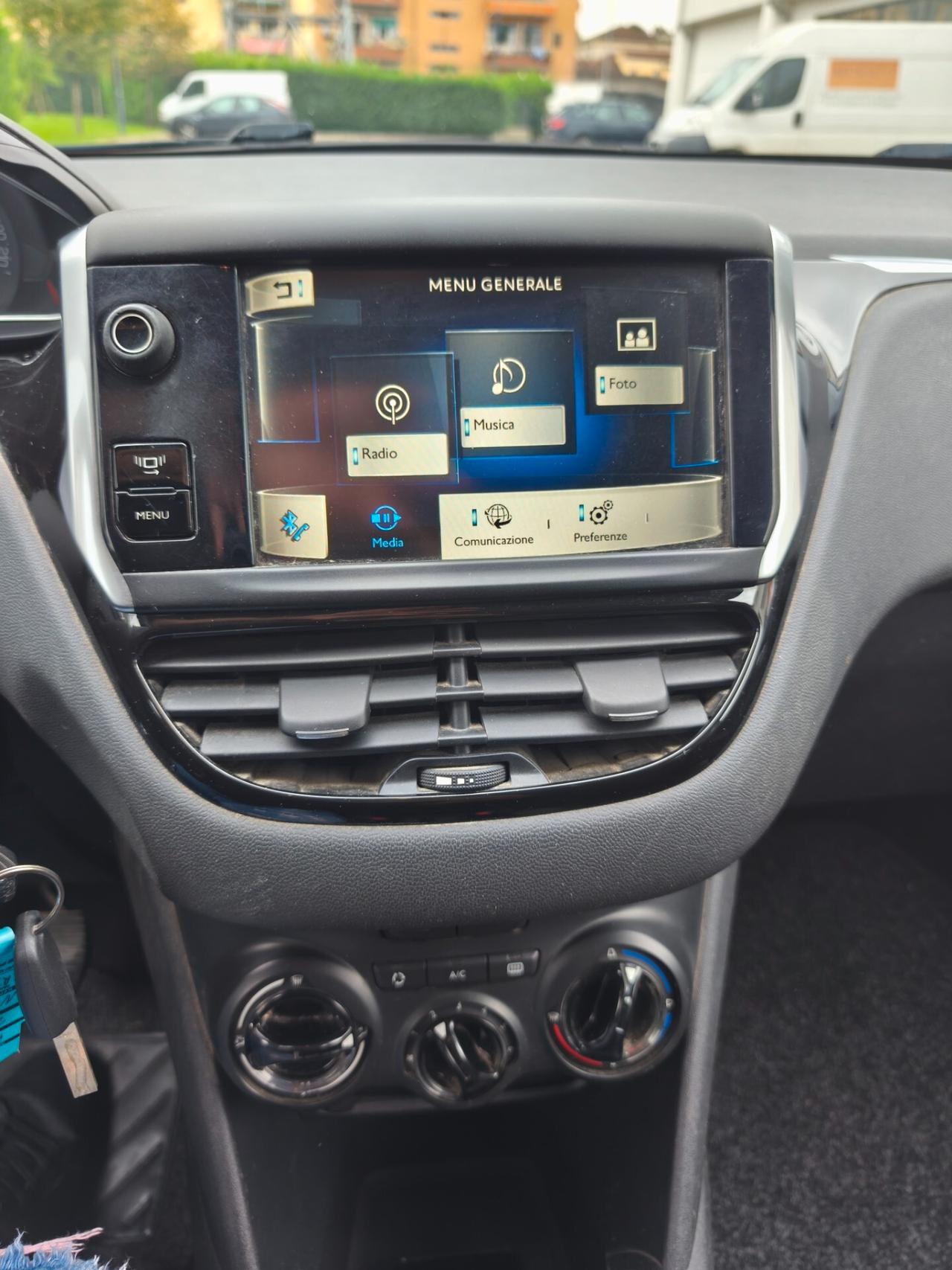 Peugeot 208 1.2 NEOPATENTATI GARANZIA