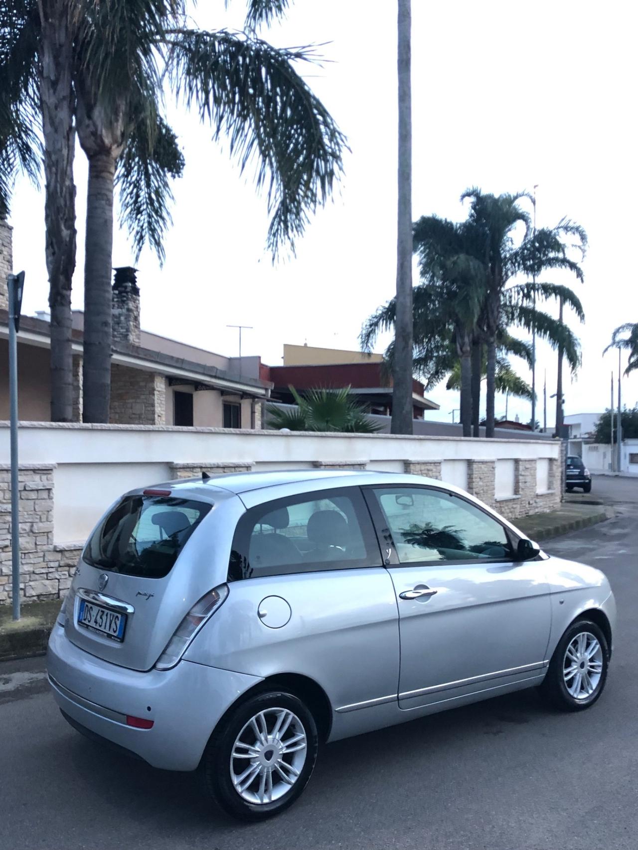 LANCIA Y 1.3 DIESEL MOMO DESIGN 2008