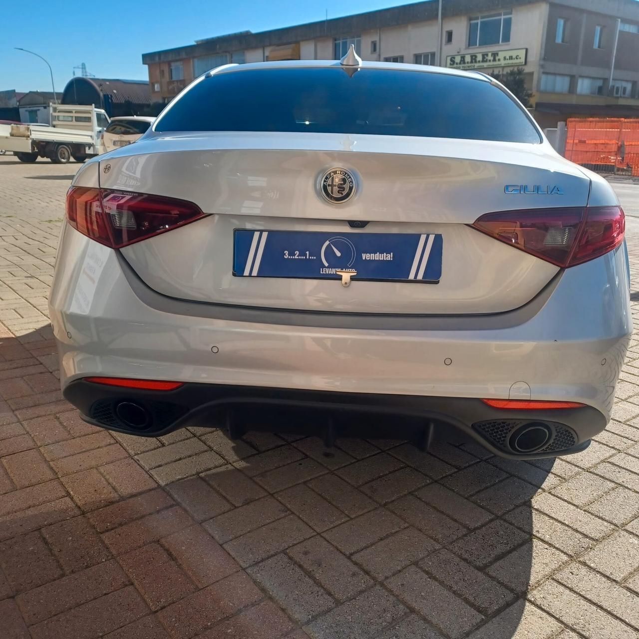 TENUTA IN MODO MANIACALE GIULIA 2.2 TDI FULL OPTIONAL