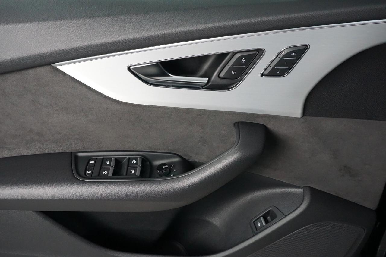 Audi Q8 45 TDI quattro tiptronic S Line Identity Black