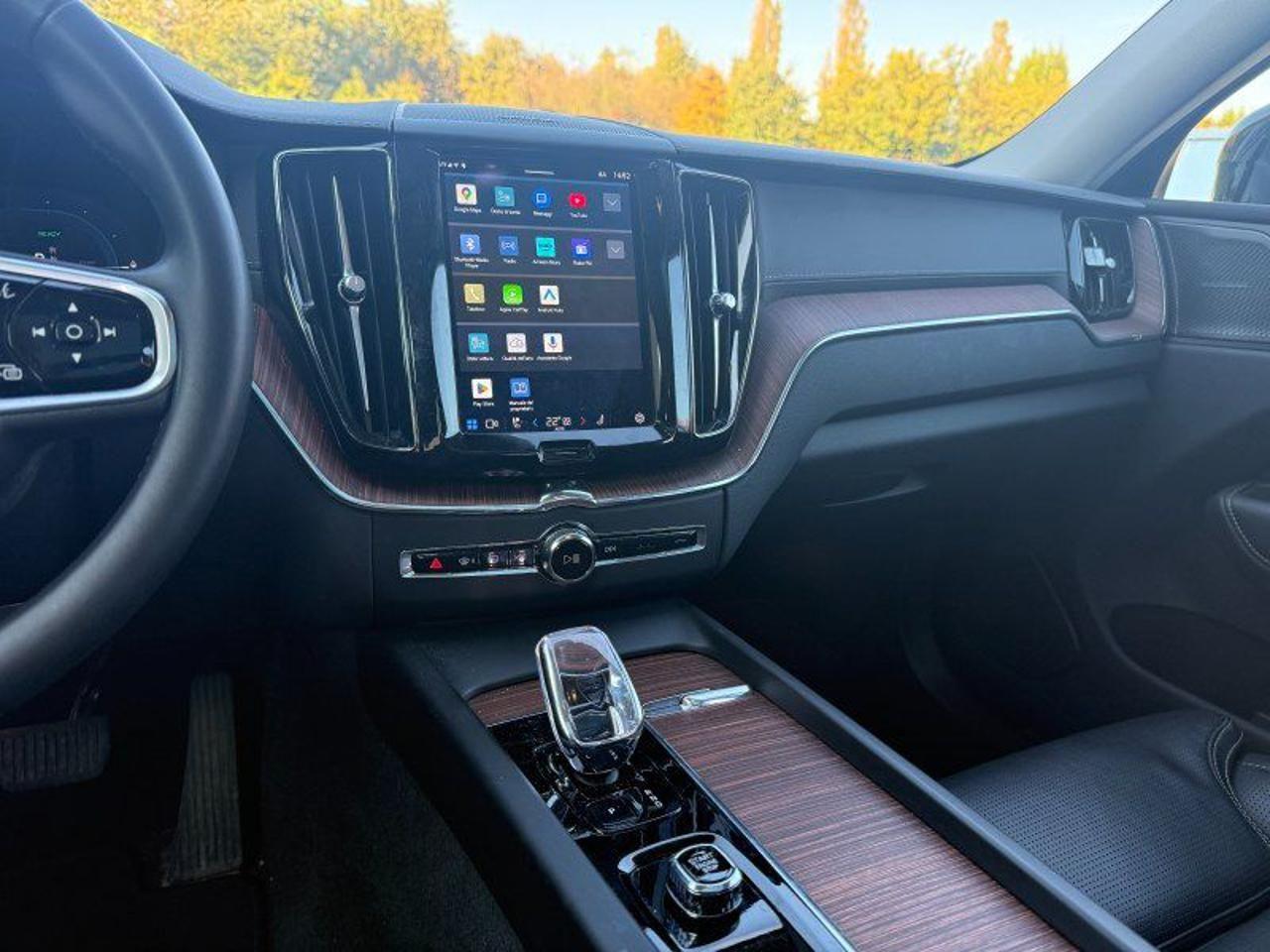 Volvo XC60 T6 Recharge Plug-in Hybrid AWD automatico Ultimate