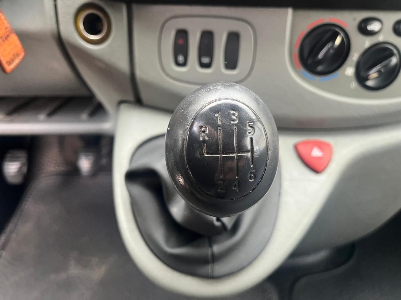 Renault trafic cargo 1.9 dci-cv 100 -2004