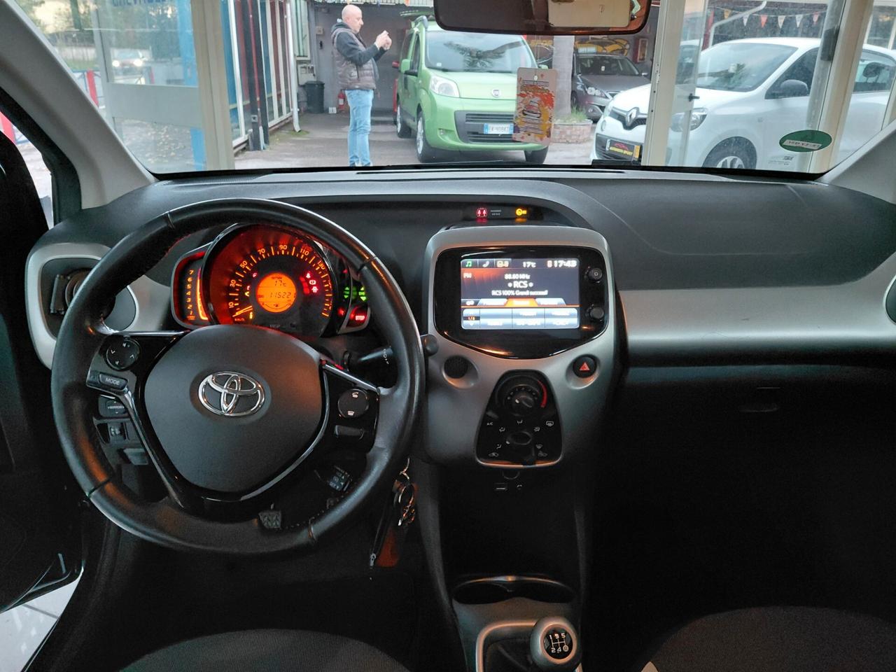 Toyota Aygo 1.0 VVT-i 69 CV 5 porte x-clusiv