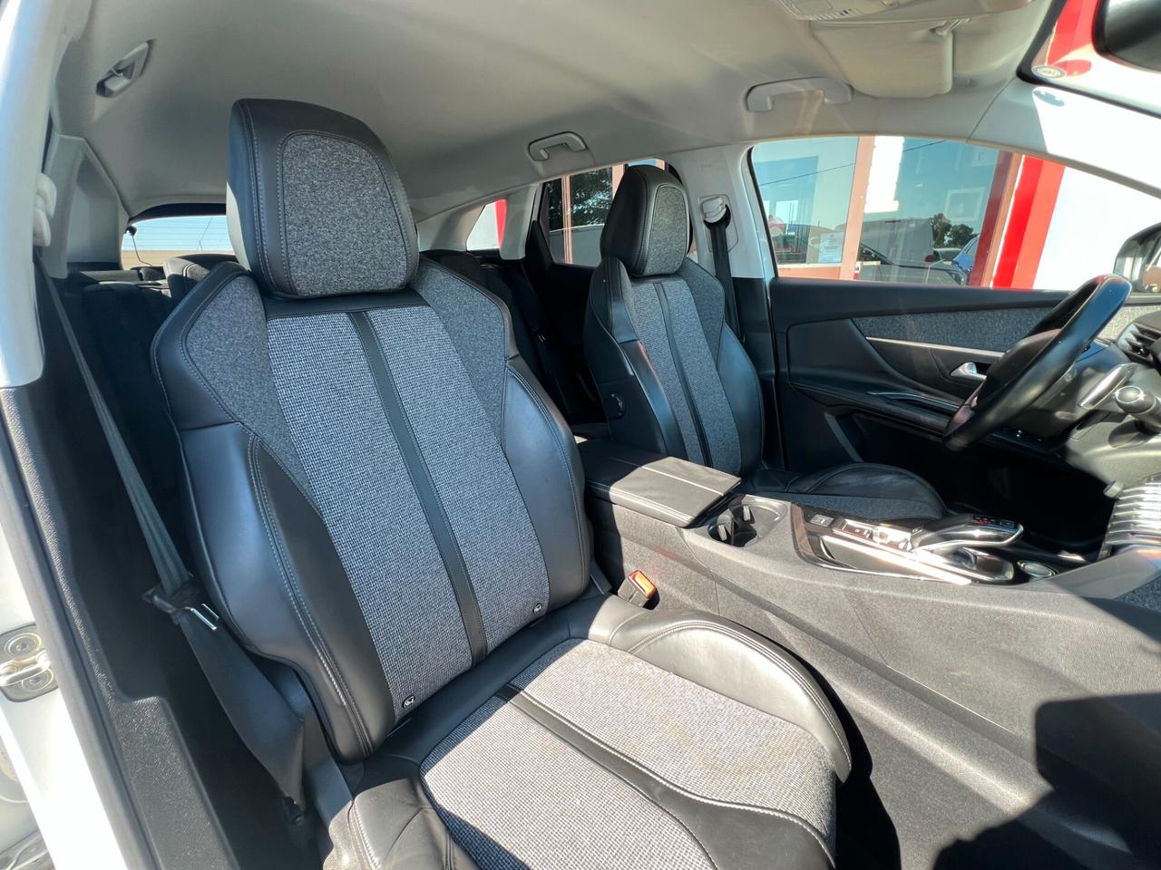 Peugeot 3008 BlueHDi 130 Automatica Sport