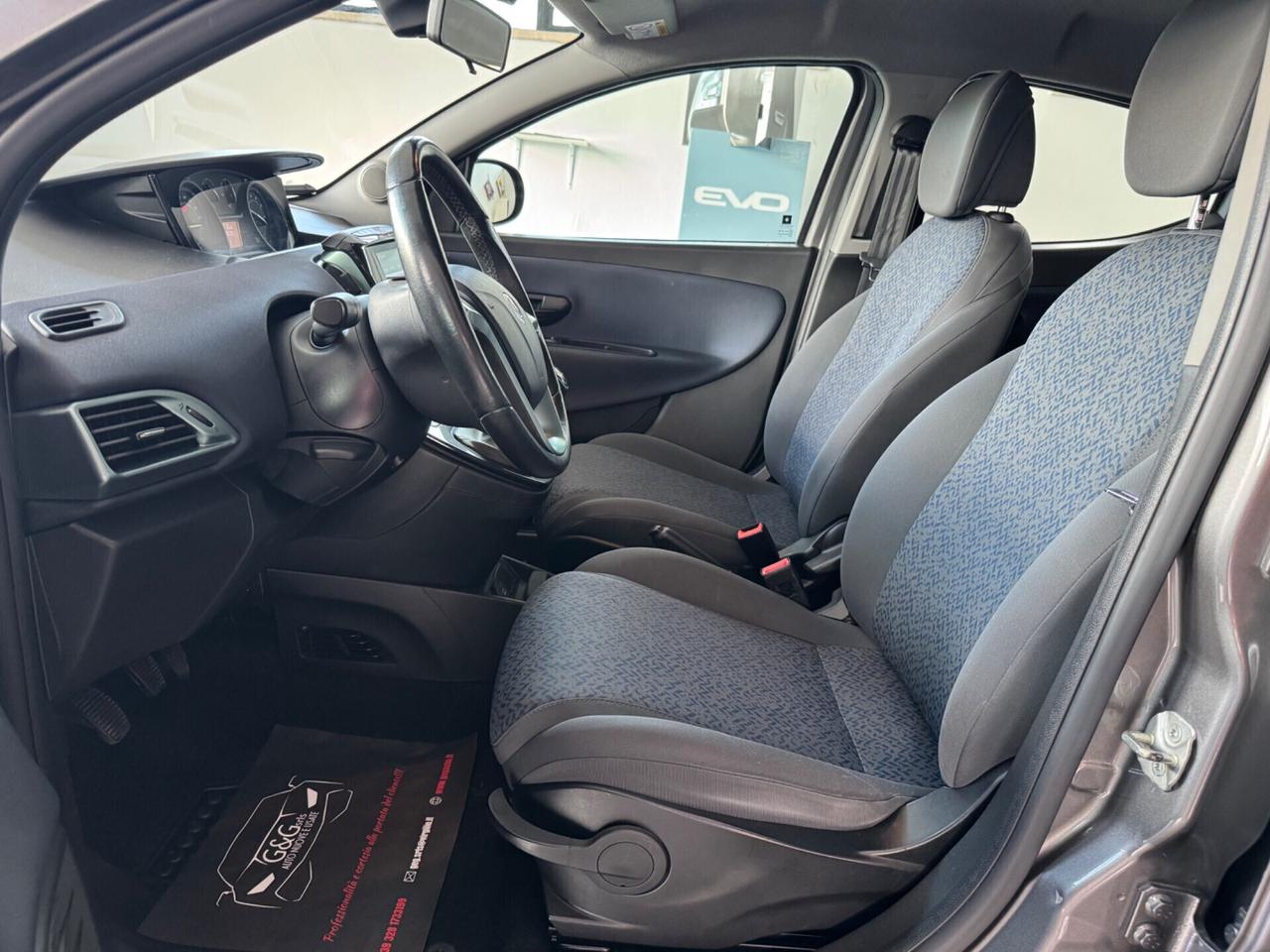 Lancia Ypsilon 1.0 FireFly Hybrid Gold - 2023