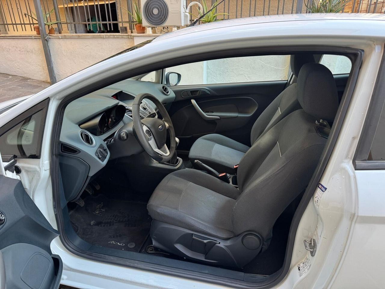 FORD Fiesta 1.4 TDCi 70CV 3 porte Titanium