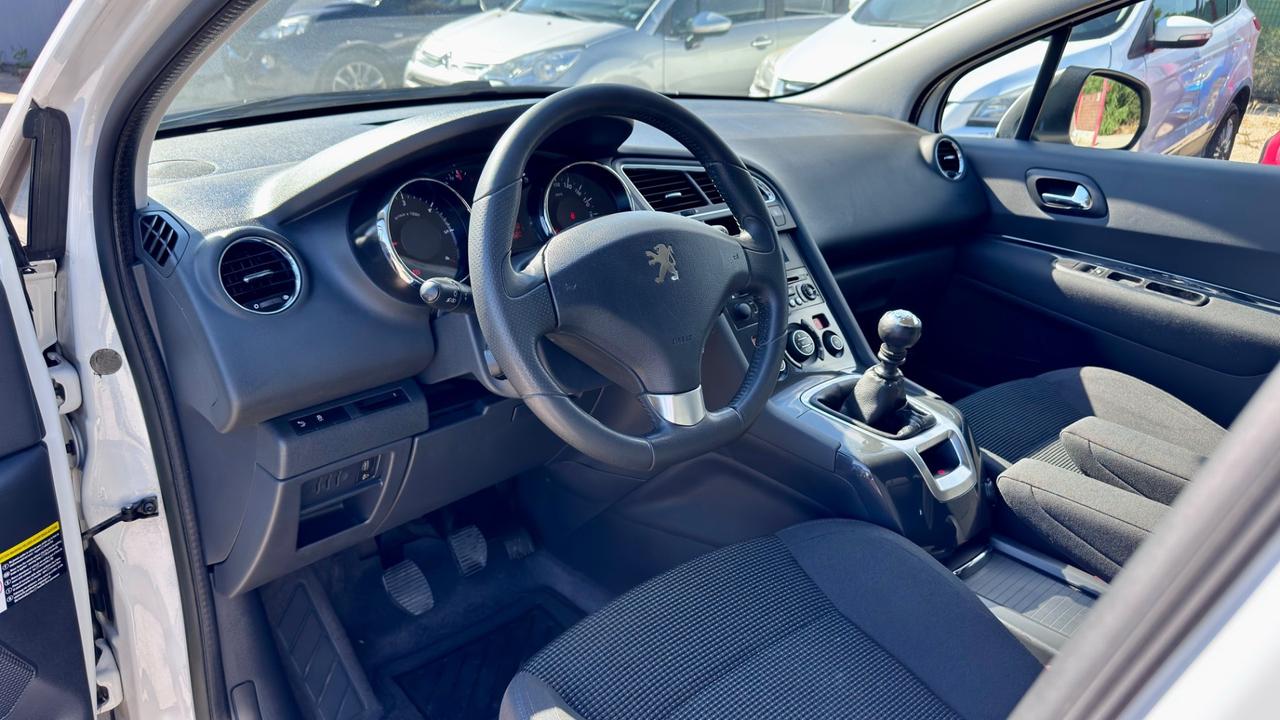 Peugeot 5008 1.6 HDi 115CV Allure