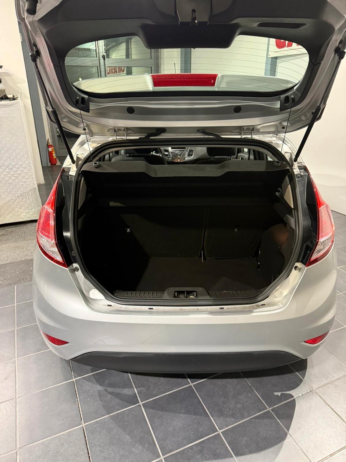 Ford Fiesta 1.5 TDCi 75CV - GARANZIA - NEOPATENTATI