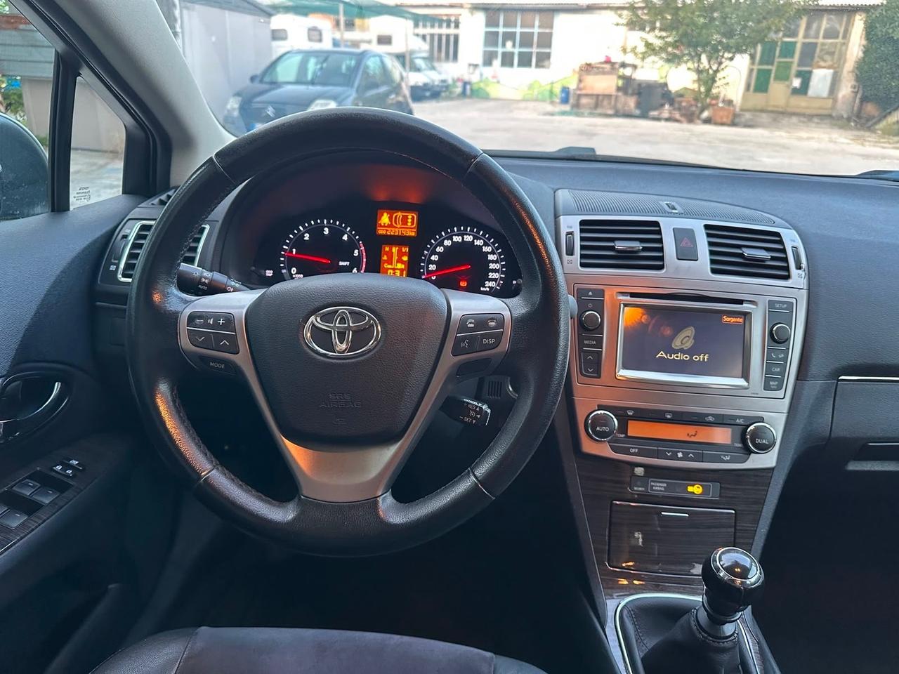 Toyota Avensis 2.2 D-4D Wagon Lounge
