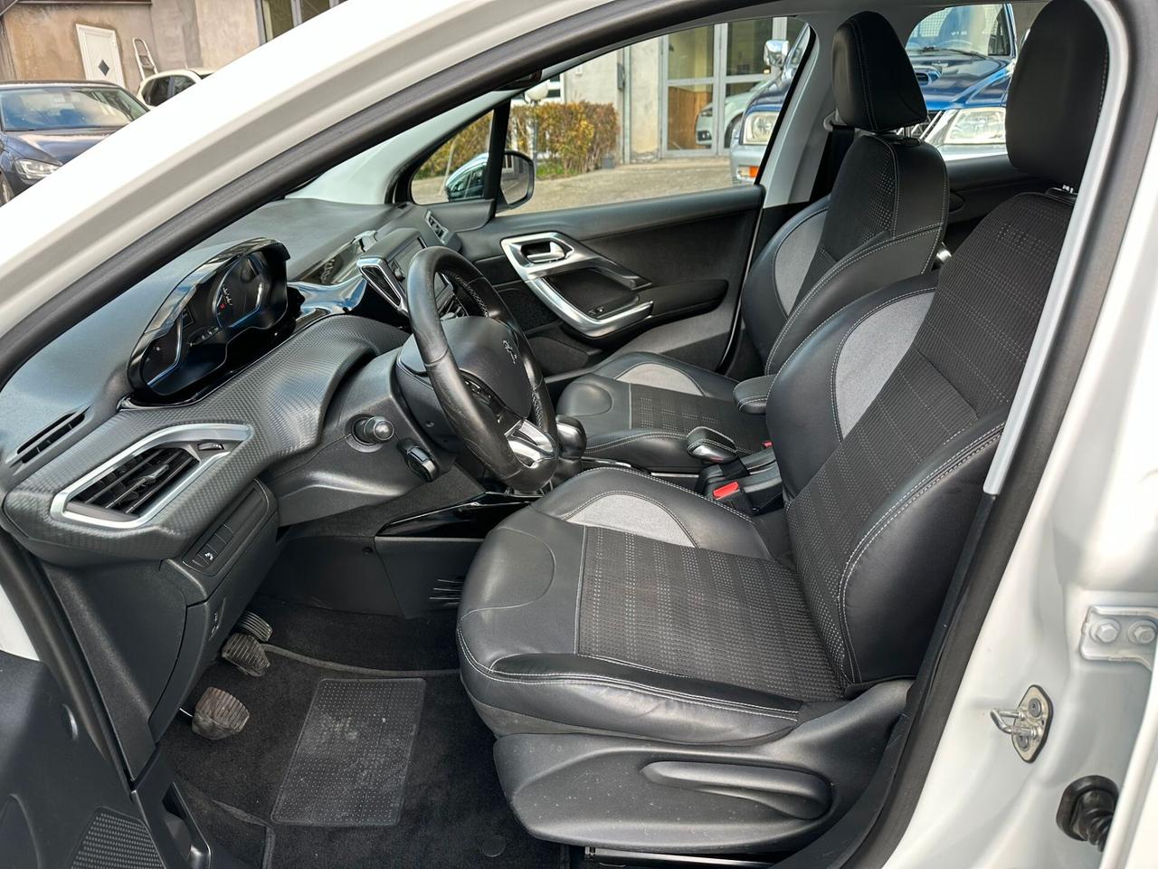 Peugeot 2008 BlueHDi 100 Allure