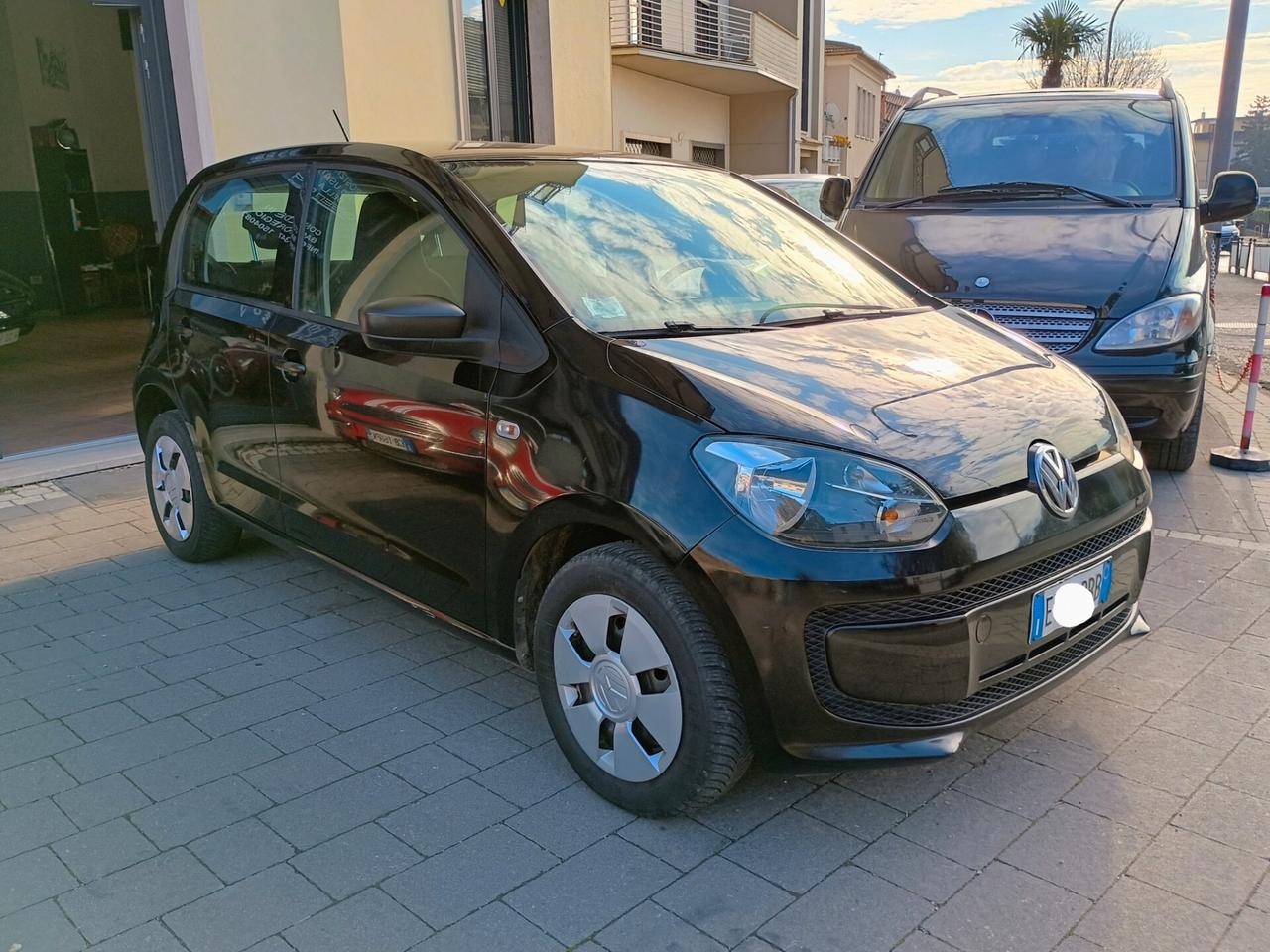 Volkswagen up! 1.0 75 CV 5p. high up!