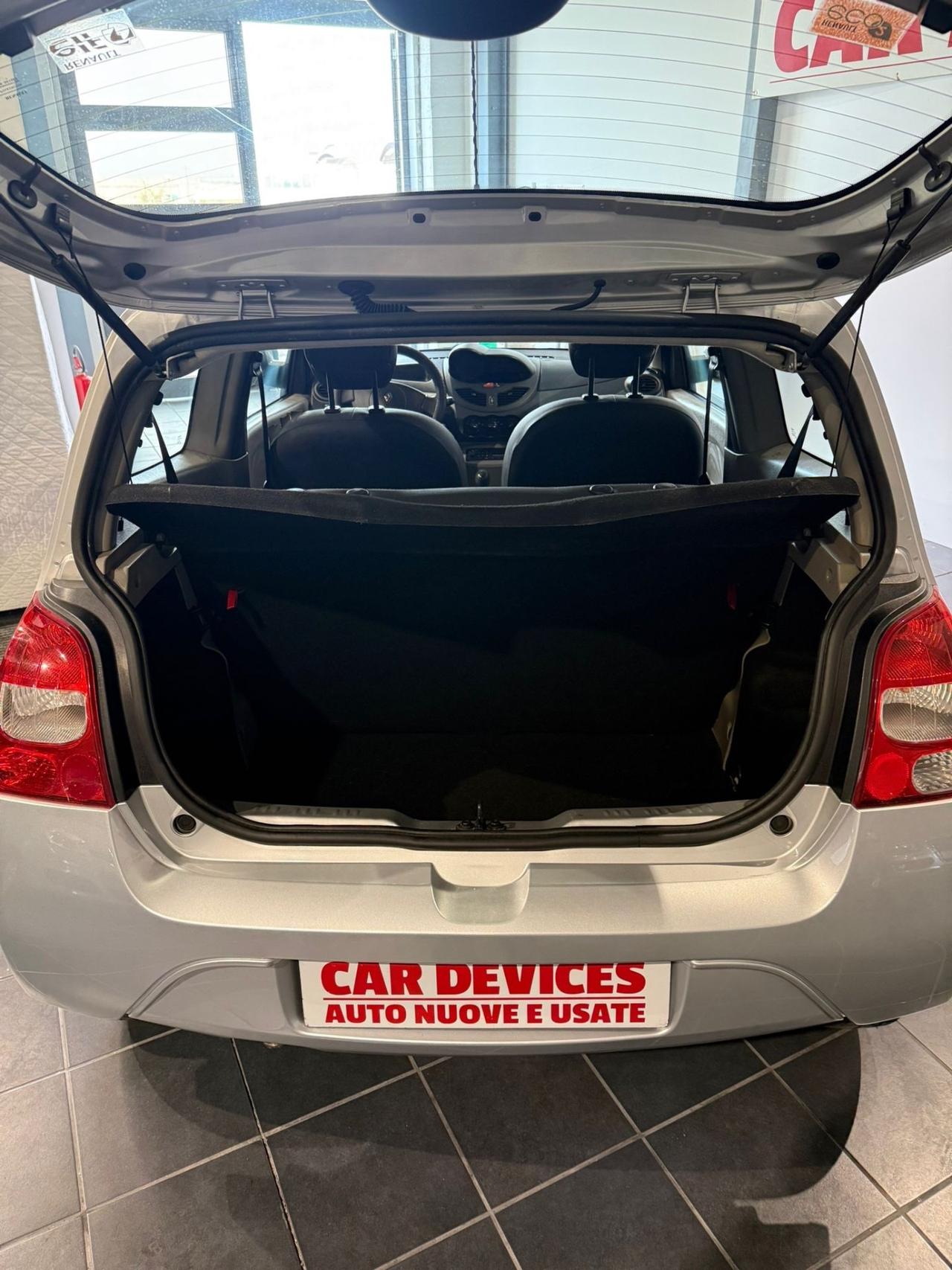 Renault Twingo 1.2 -BENZINA-NEOPATENTATI