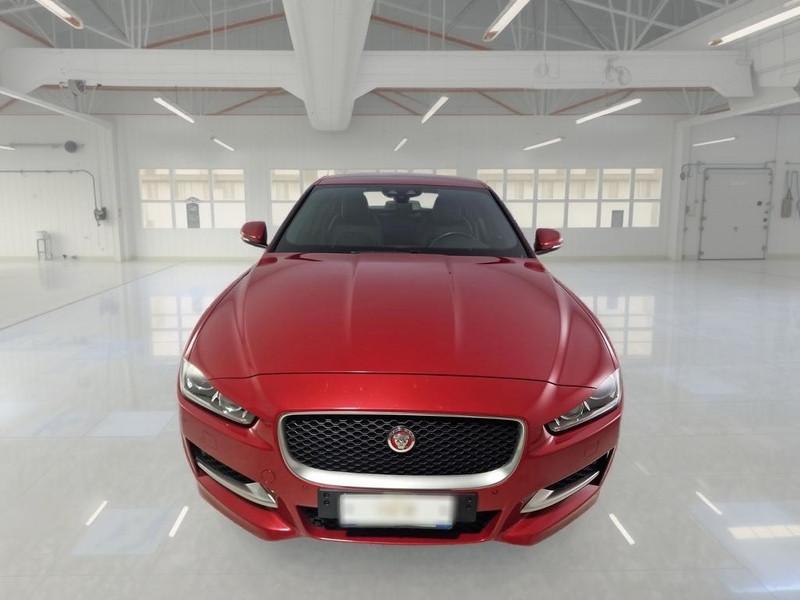 JAGUAR XE 2.0D 180cv R-SPORT AUTO 4 PORTE BERLINA