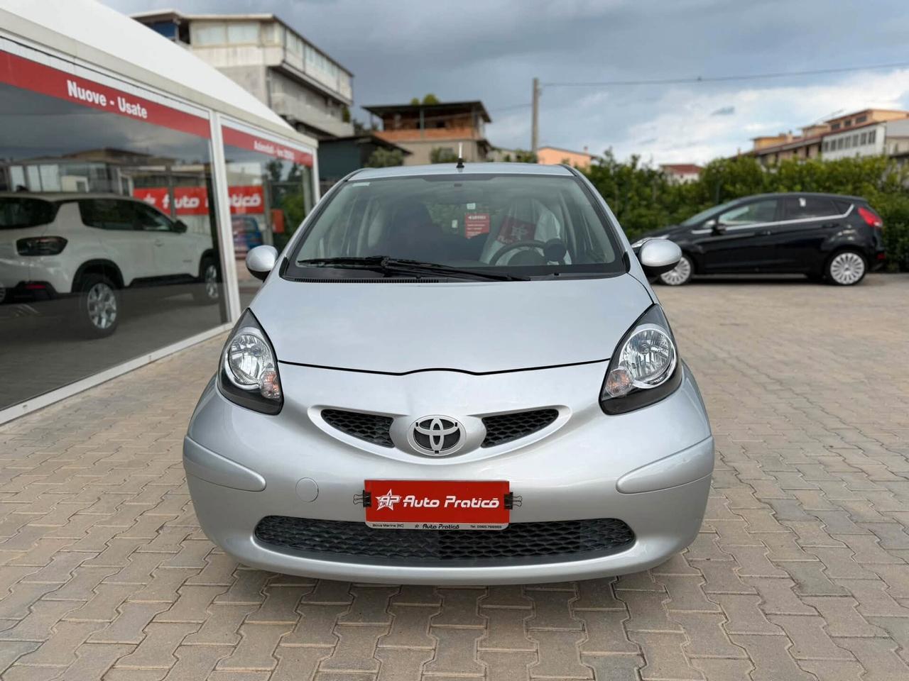 Toyota Aygo 1.0 3 porte Sol OK NEOPATENTATI