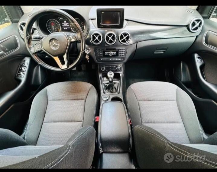 Mercedes-benz B 180 Premium