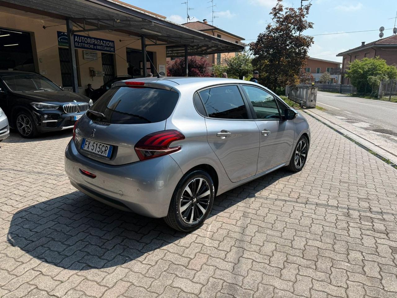 Peugeot 208 5 Porte 208 5p 1.5 bluehdi GT Line s&s 100cv OK NEOPATENTATO