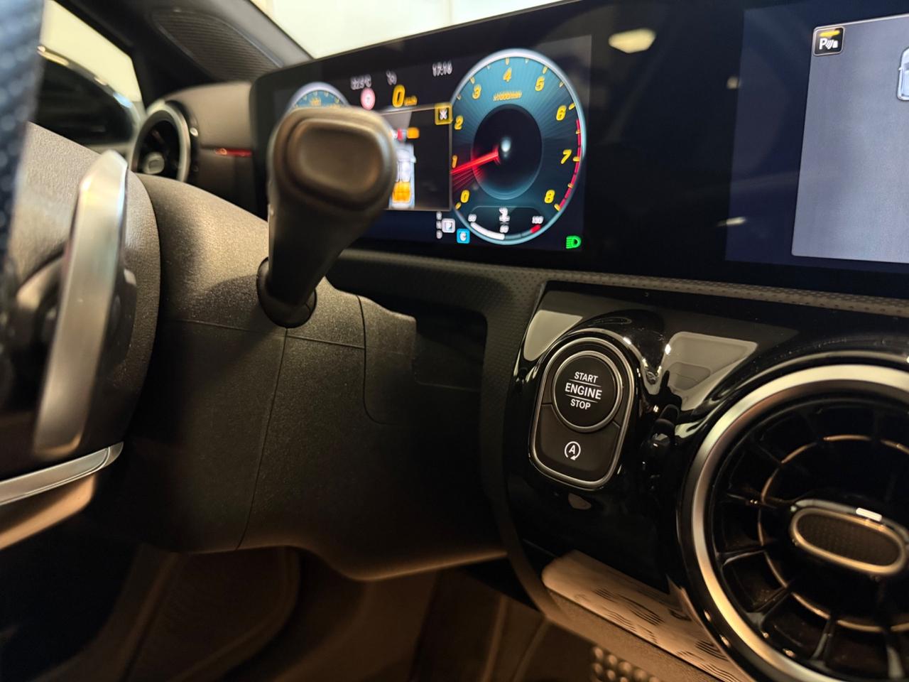 Mercedes-benz A 180 Premium Amg Night Edition