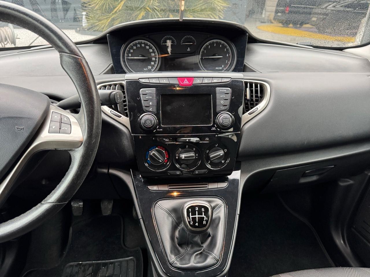 Lancia Ypsilon 1.2 69 CV 5 porte S&S Gold