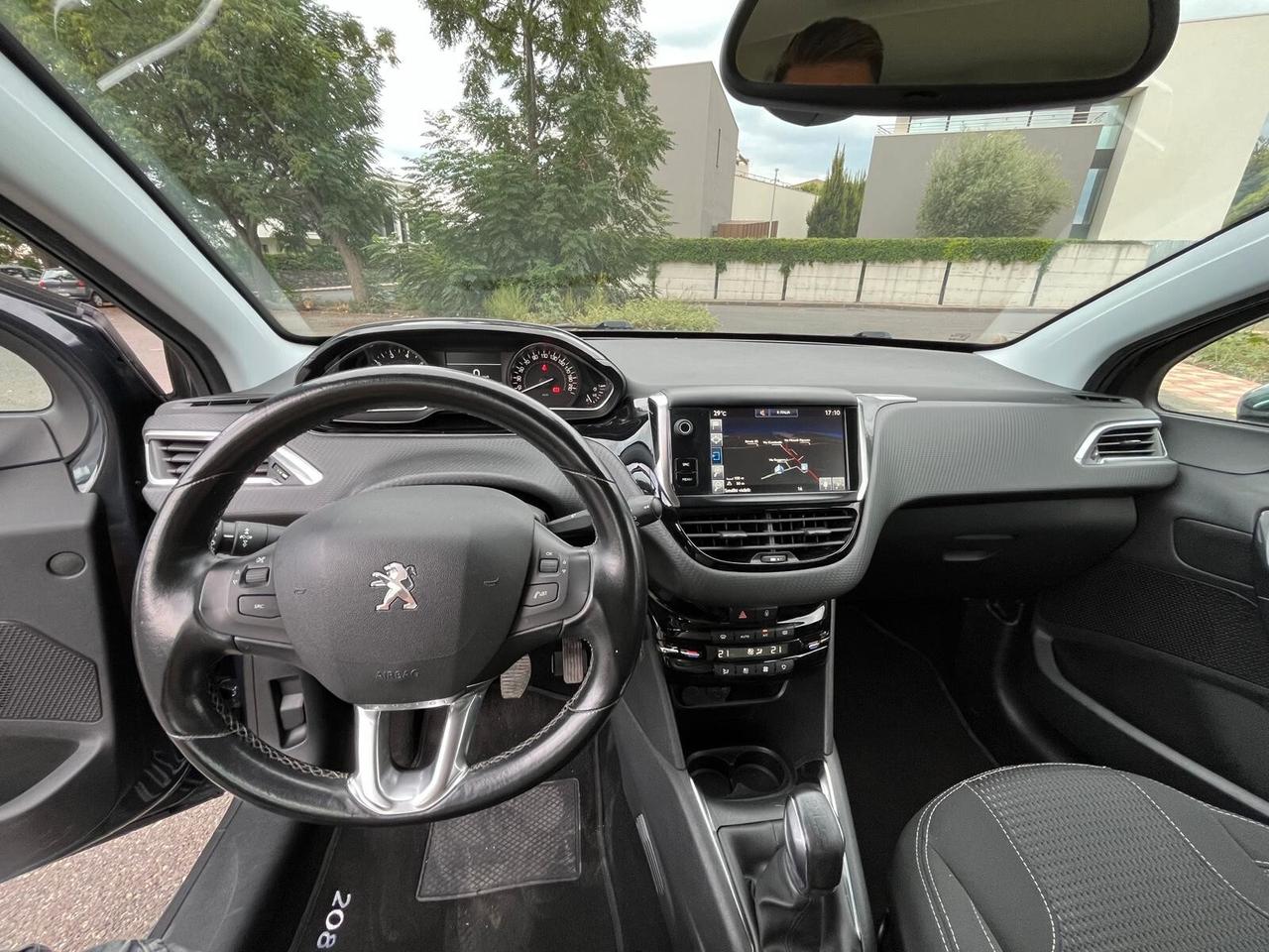 Peugeot 208 PureTech 82 5 porte Allure