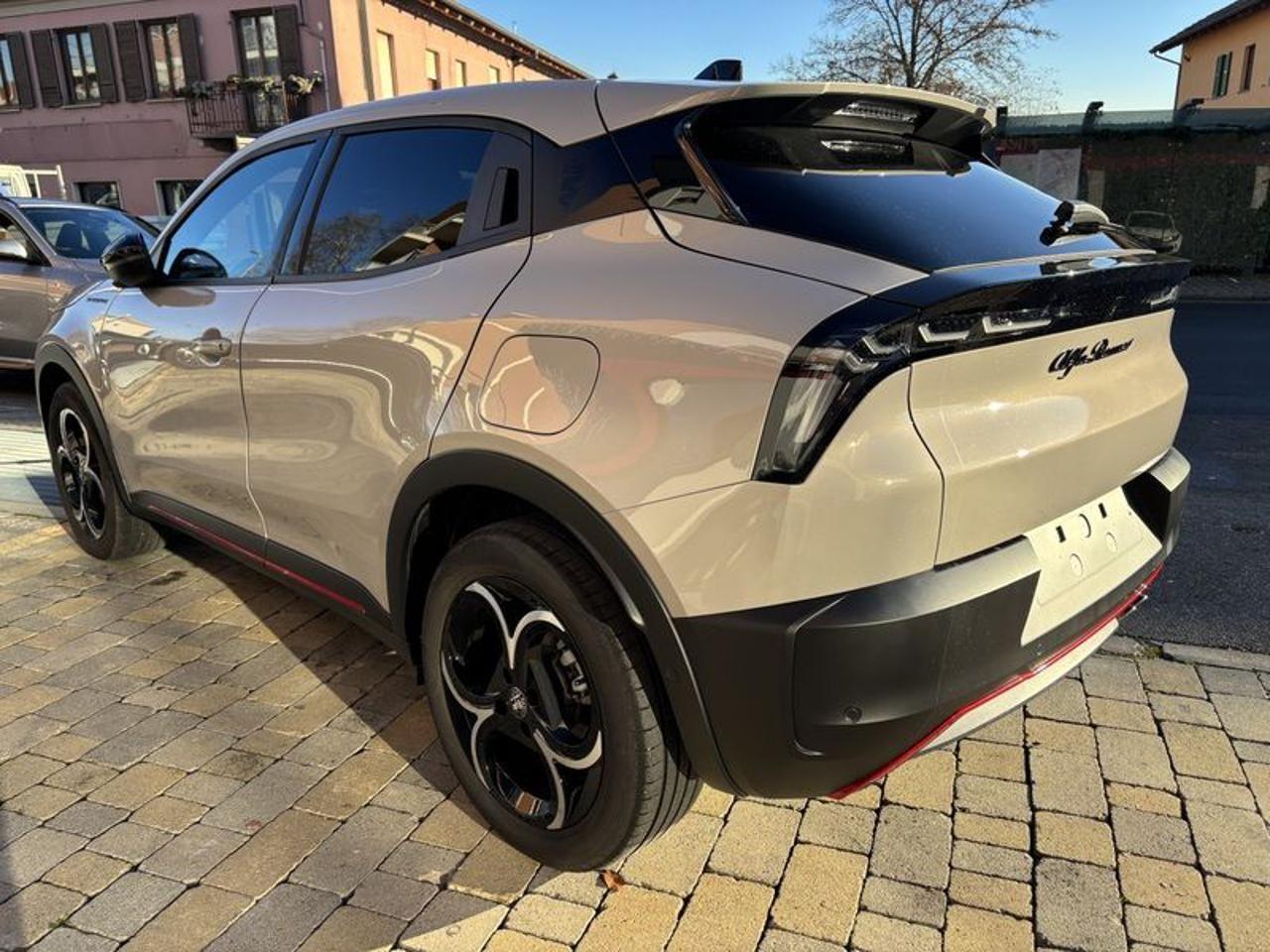 Alfa Romeo Junior 1.2 136 CV Hybrid eDCT6 Speciale FULL LED-NAVI-18"