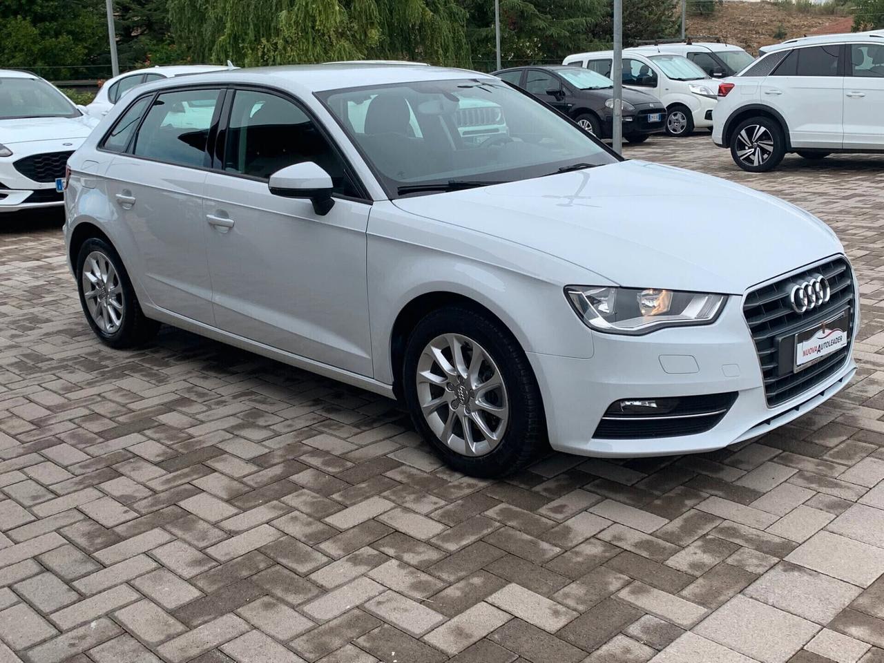 Audi A3 1.6 TDI 110 CV Attraction 2015