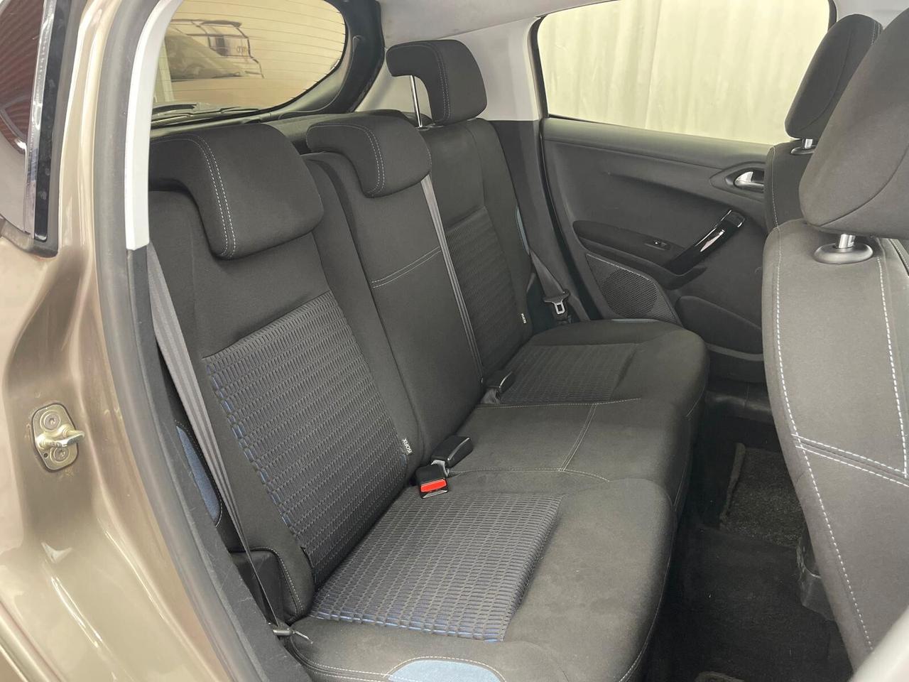 Peugeot 208 ALLURE 1.2 BENZINA 5 PORTE FINANZIABILE SENZA BUSTA