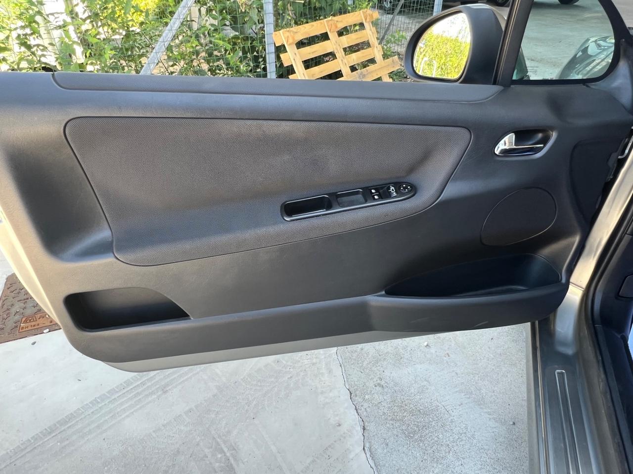 Peugeot 207 1.6 8V HDi 110CV CC FINANZIABILE