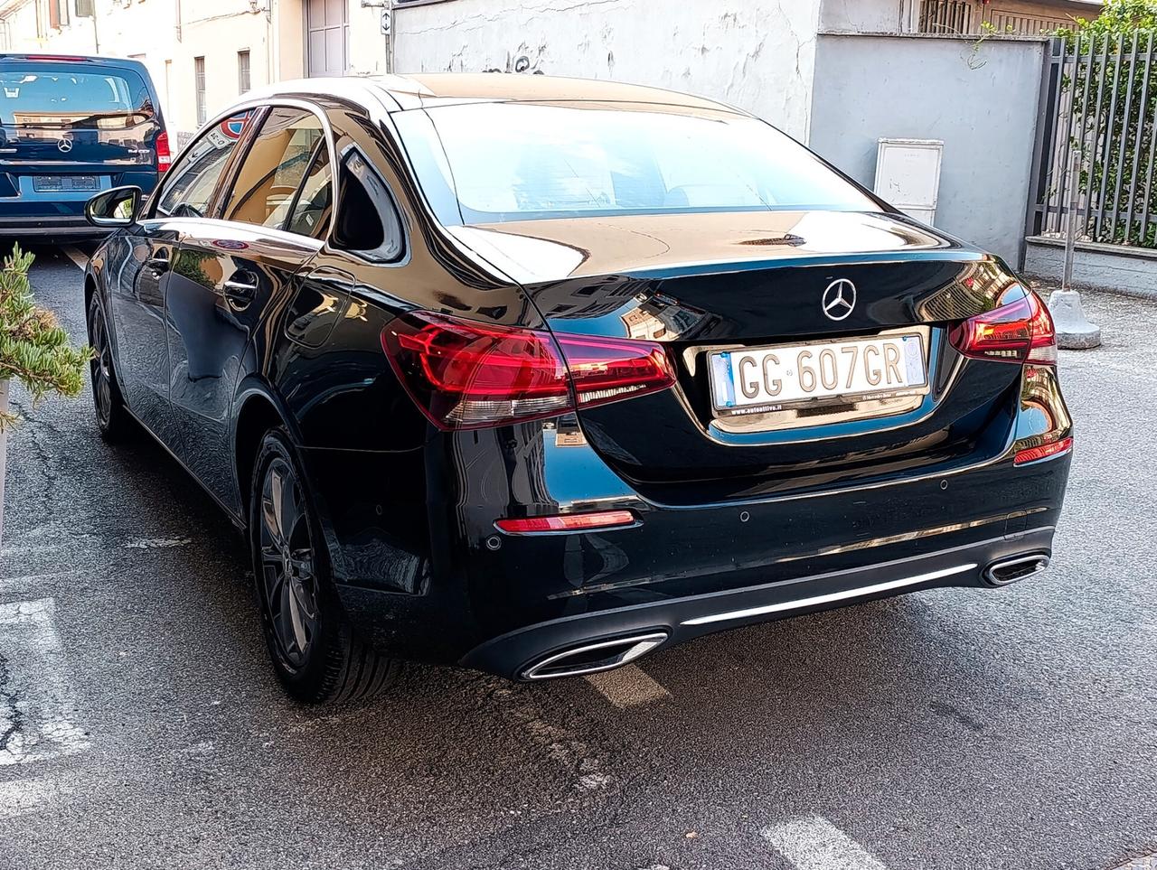 Mercedes-benz A 180 Sport Sedan Luci 64 colori/Navi/Pelle chiara