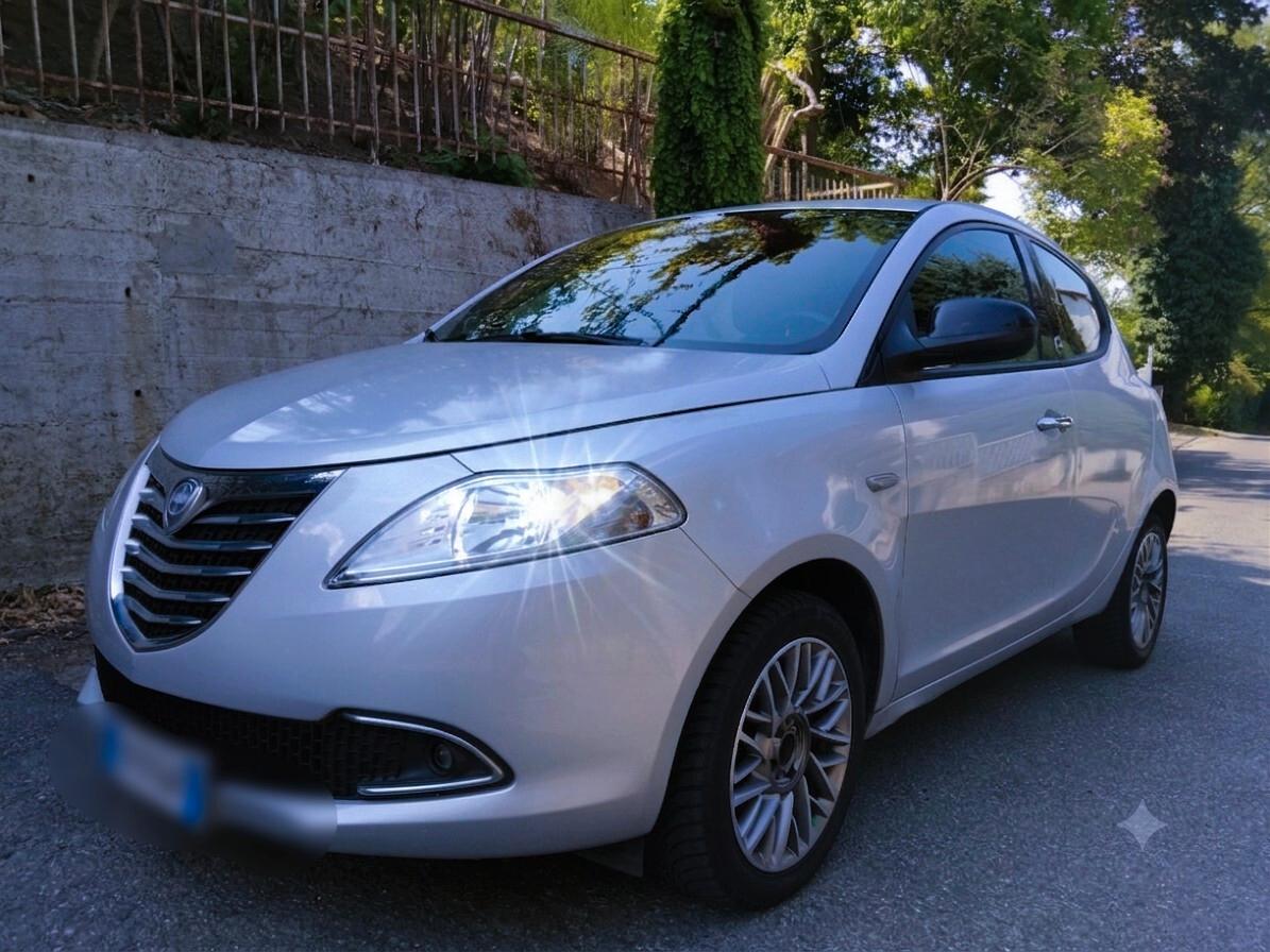 Lancia Ypsilon 1.2 69 CV 5 porte GPL Ecochic Platinum