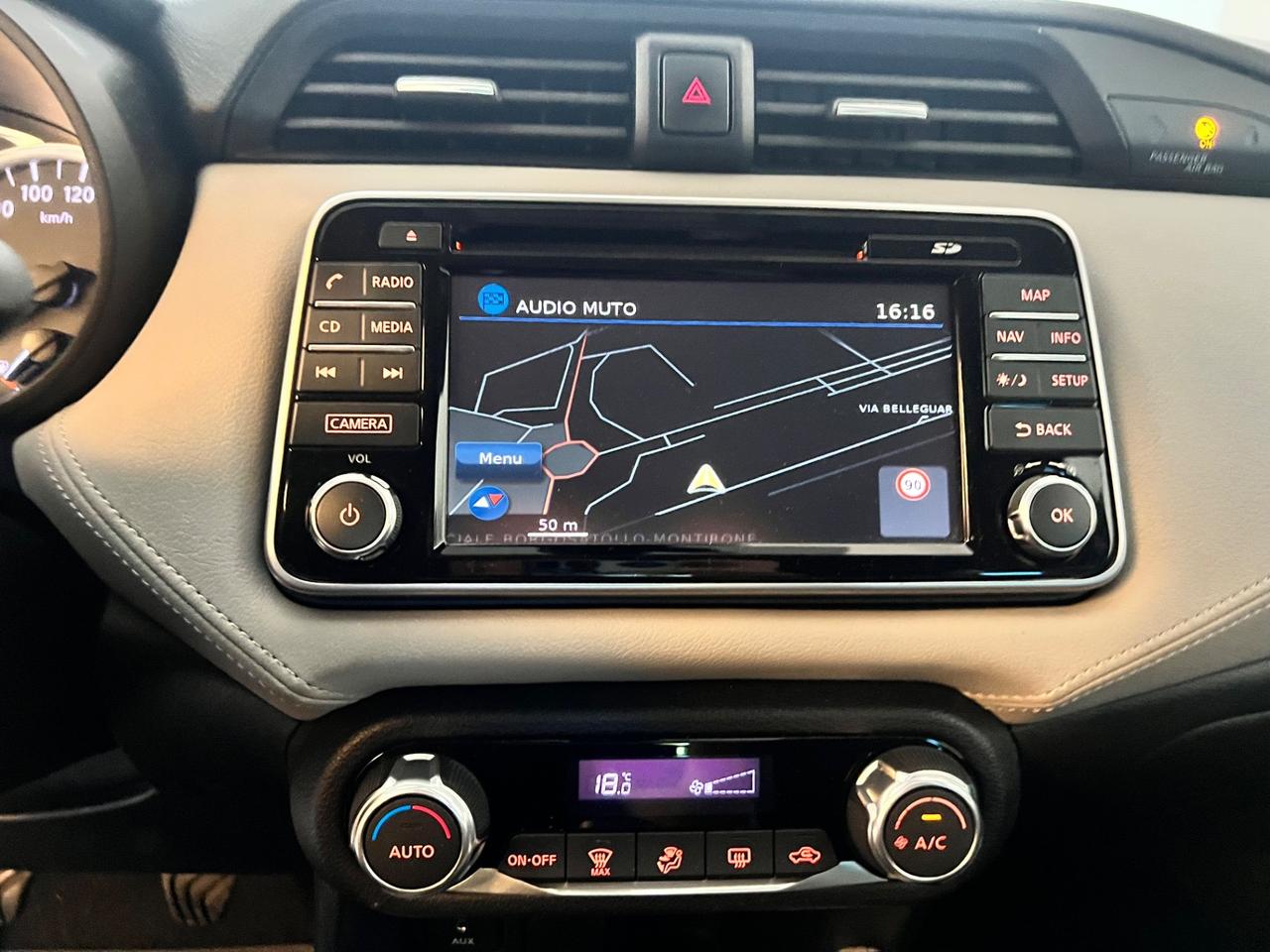 Nissan Micra 0.9 IG-T 12V 5 porte Tekna