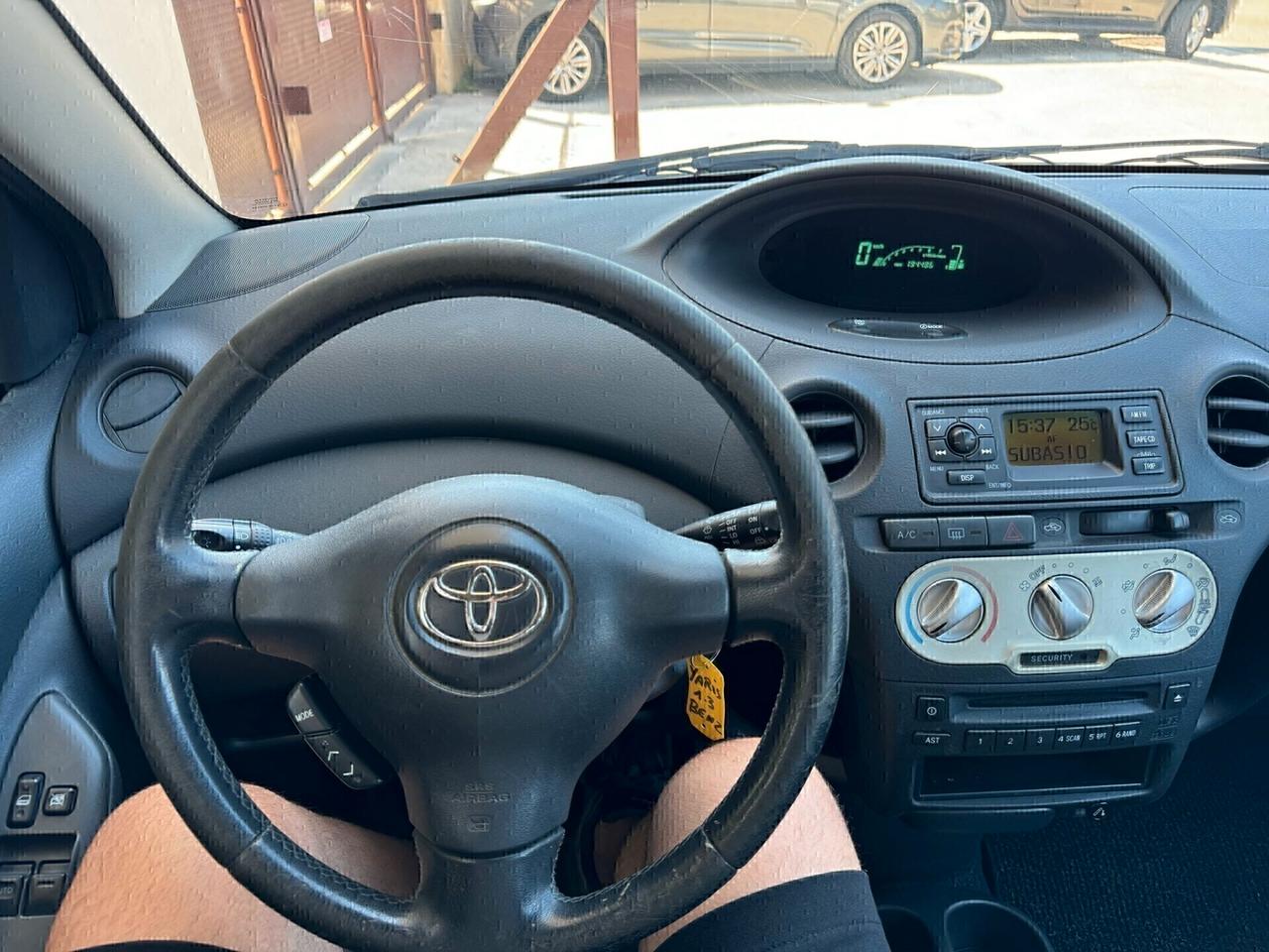 Toyota Yaris 1.3i 16V cat 5 porte