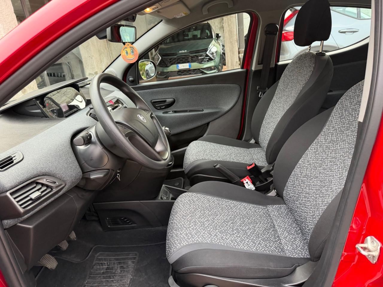 Lancia Ypsilon 1.0 FireFly 5 porte S&S Hybrid Gold