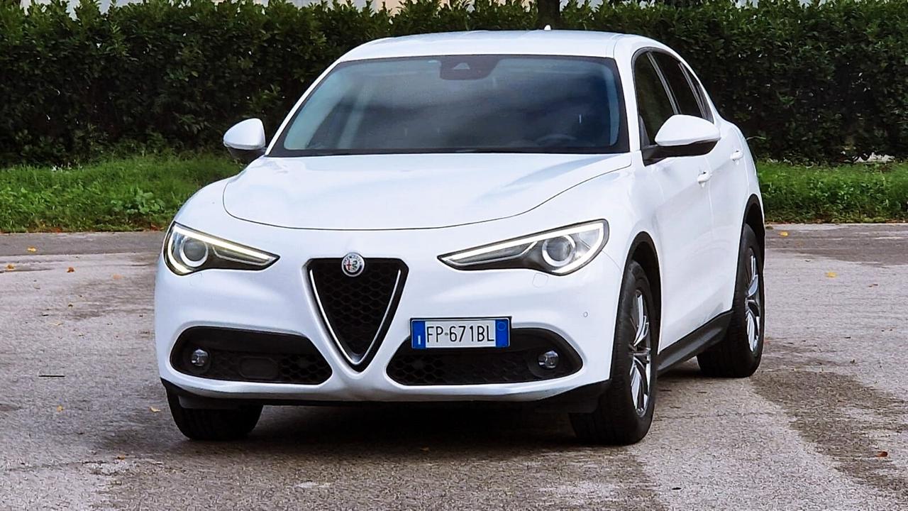 Alfa Romeo Stelvio 2.2 Turbodiesel 180 CV AT8 RWD Super