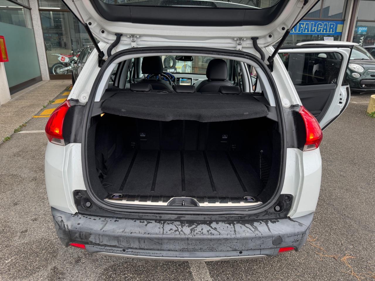 Peugeot 2008 1.6 e-HDi 115 CV Allure