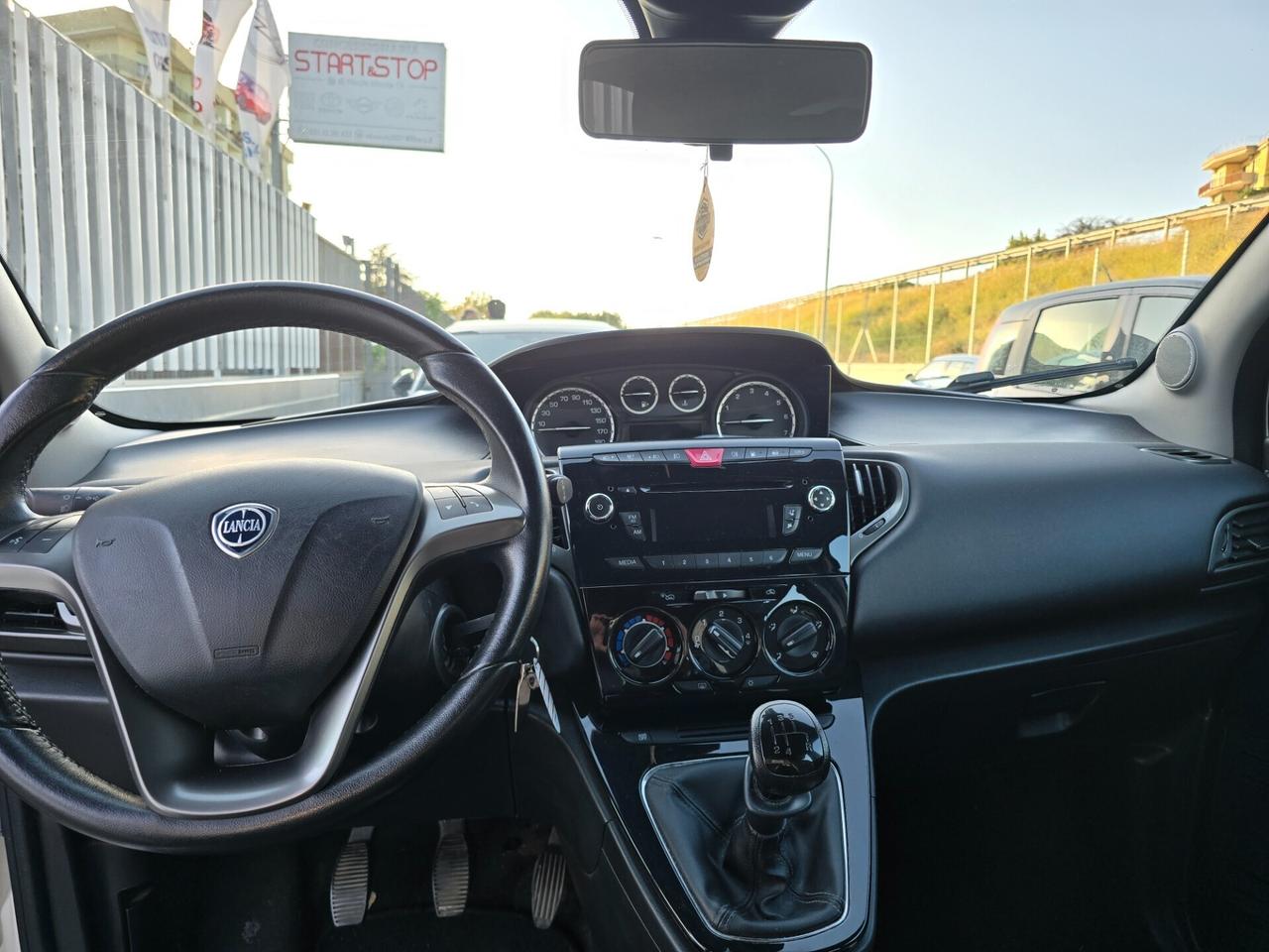 Lancia Ypsilon 0.9 TwinAir 85 CV 5 porte Metano Ec