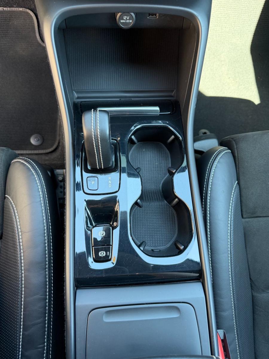 VOLVO - XC40 - D4 AWD Geartronic R-design #GANCIOTRAINO #TAG.VOLVO