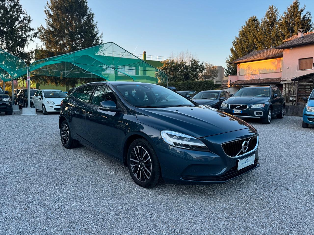 Volvo V40 T2