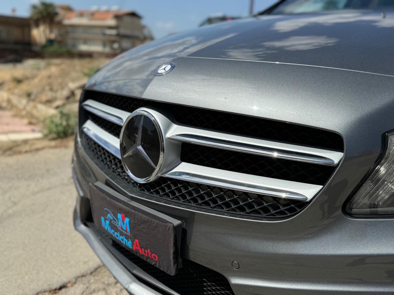 MERCEDES CLASSE A 180D PREMIUM AMG TETTO FULL