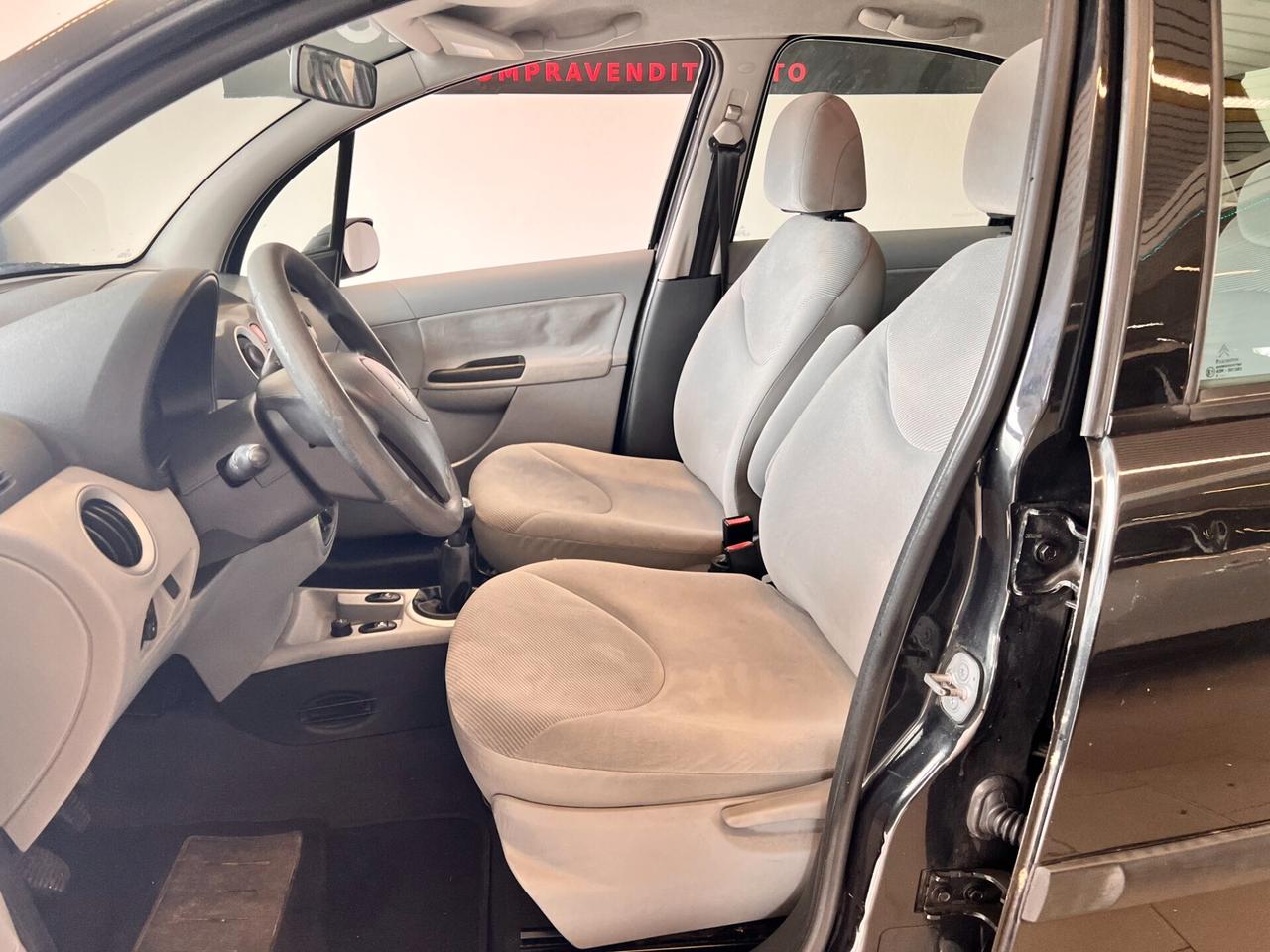 Citroen C3 1.1 airdream Gold by Pinko