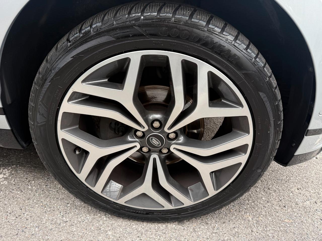Land Rover Range Rover Velar 2.0d i4 R-Dynamic HSE 240cv TETTO PANORAMICO