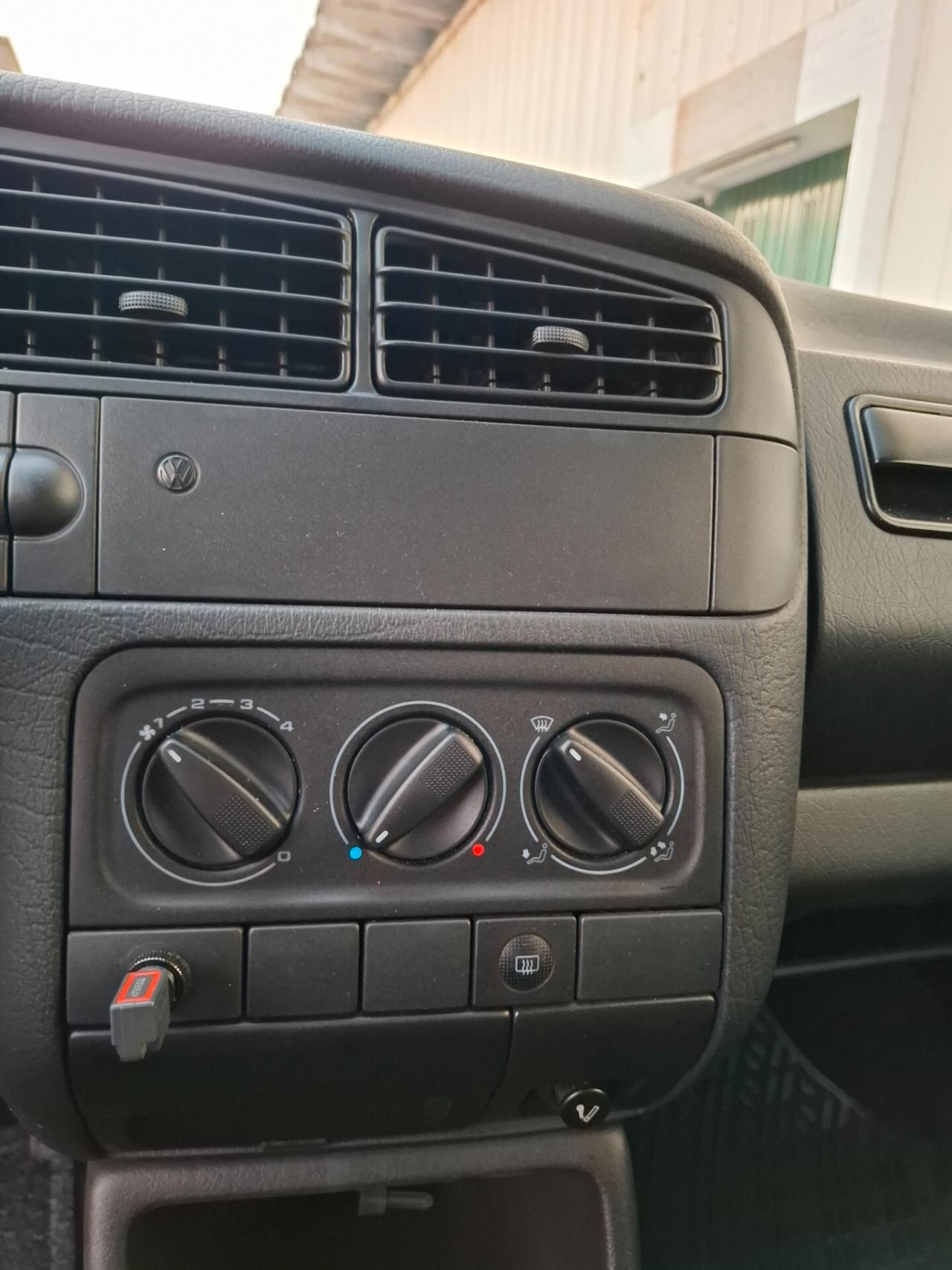 Volkswagen Golf GTI 2.0 16V 29.900km