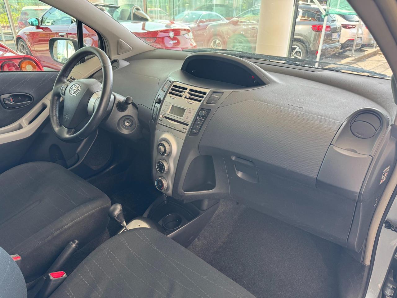 Toyota Yaris 5p 1.3 87cv Automatica Neopatentati